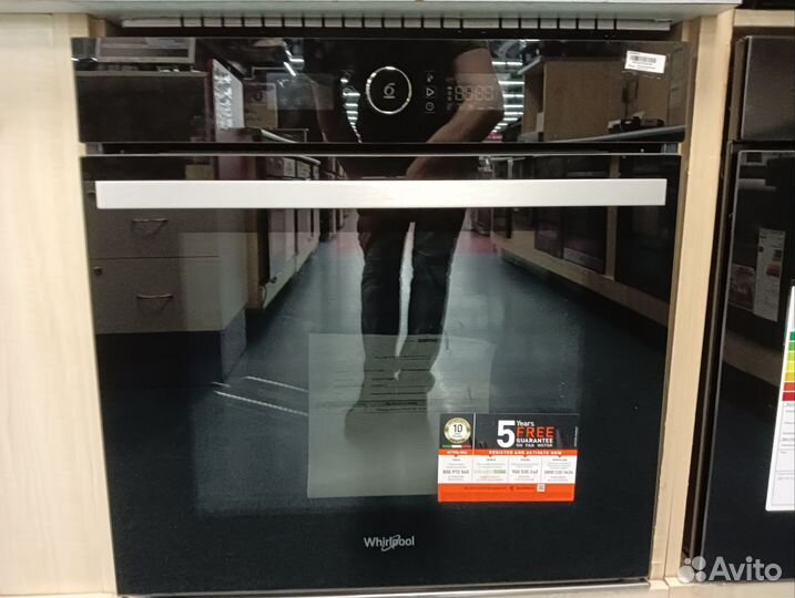 Абсолютно новый на гарантии духовой шкаф