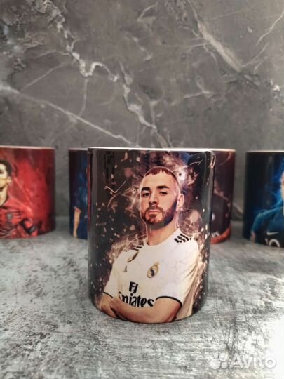 Кружки футбольных команд и футболистов