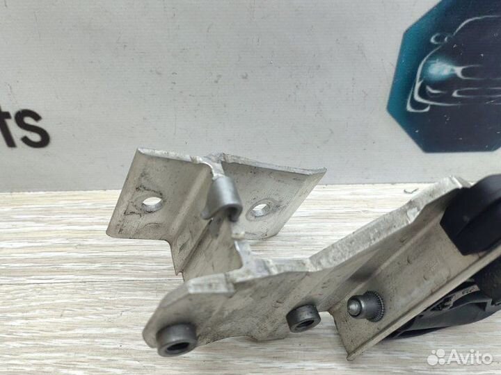 Кронштейн радиатора левый Bmw 3 F30 N55B30 2012