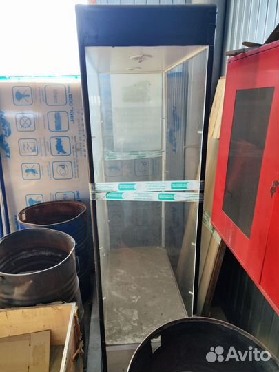 Стеклянные торговые витрины 3шт