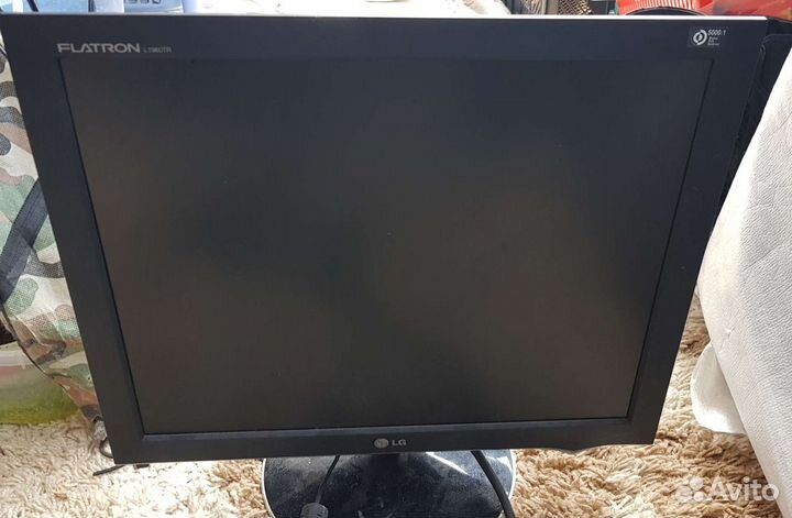 Монитор LG flatron L1960TR
