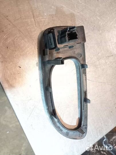 Кнопка стеклоподъемника Peugeot 307