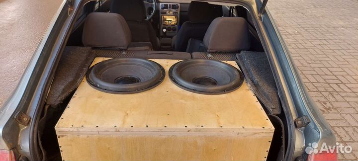 Сабвуфер на машину