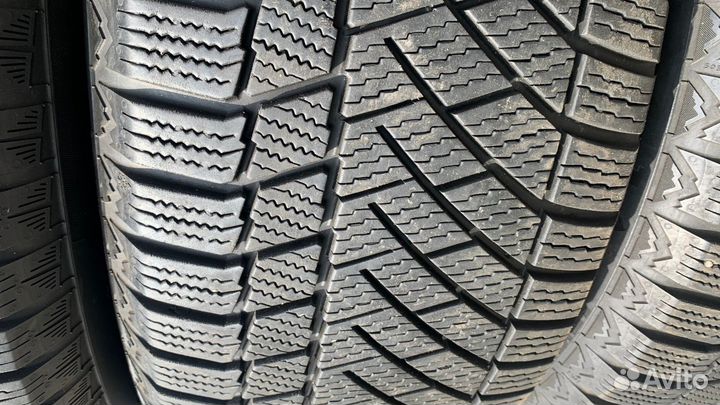 Continental ContiVikingContact 6 225/60 R18 104T