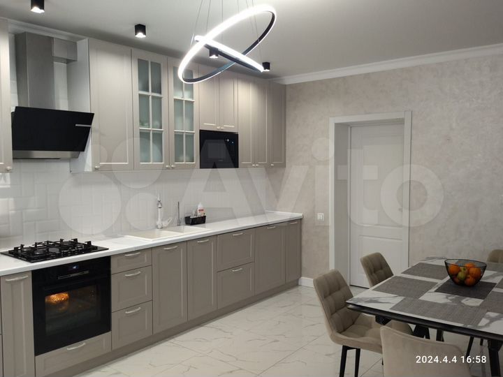 Дом 256,8 м² на участке 14 сот.