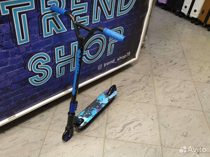 Трюковый новый самокат