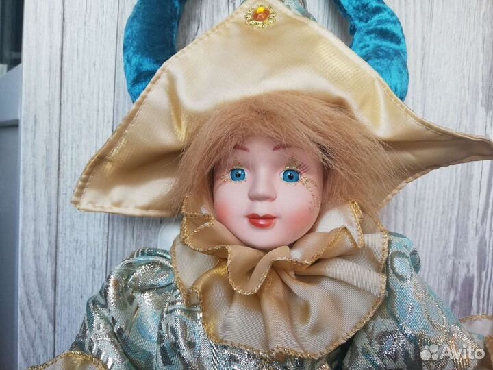 Кукла фарфоровая коллекционная