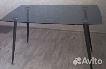 Продам новый стол