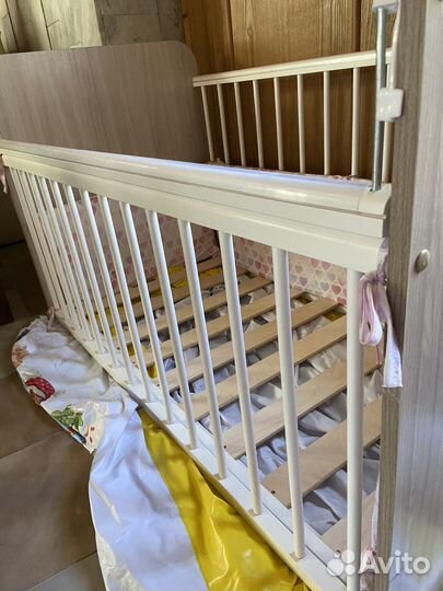 Детская кроватка трансформер с маятником бу