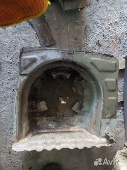 Карина ST215, задняя часть под запаску