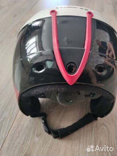 Горнолыжный шлем