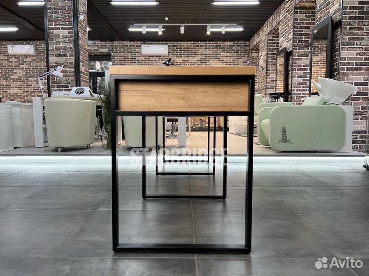 Маникюрный стол на 3 мастера