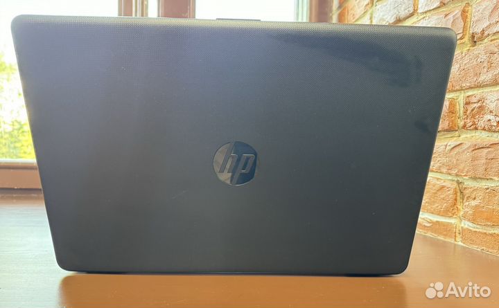 Ноутбук HP 17-ak009ur