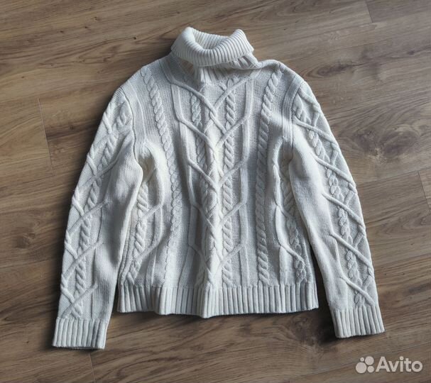 Свитер шерстяной