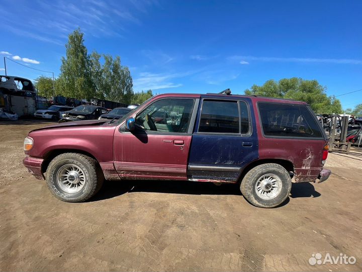 В разборе Ford Explorer 4.0 V6 EFI 99X 1995 АКПП