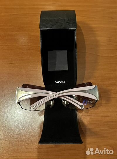 Очки солнцезащитные женские prada