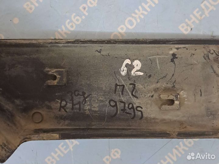 Накладка задняя правая 3дв Pajero 2 97-99