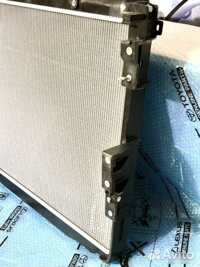 Радиатор Toyota Land Cruiser 300