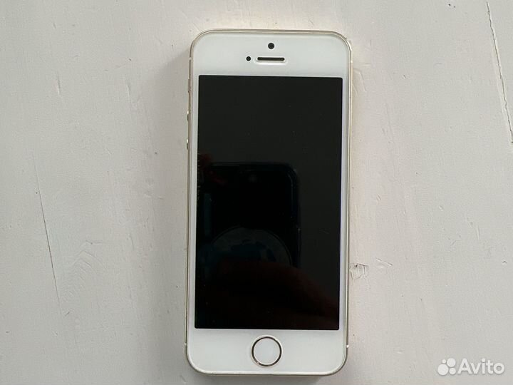 Телефон iPhone se