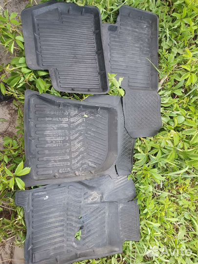 Автомобильные коврики резиновые