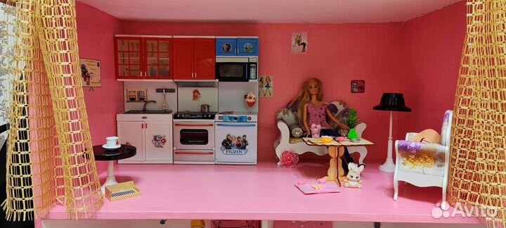 Кукольный домик с мебелью