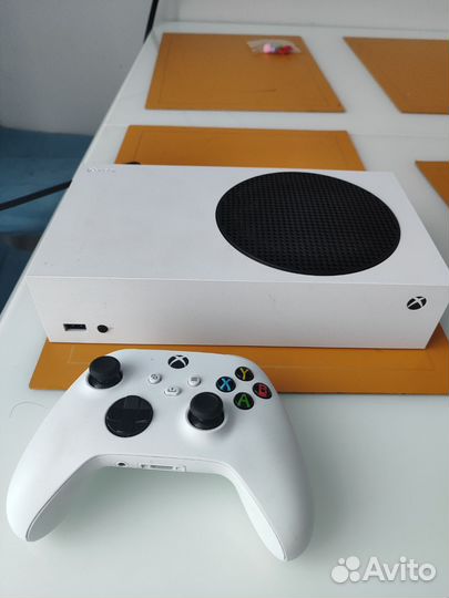 Xbox series s + gamepas ultimate