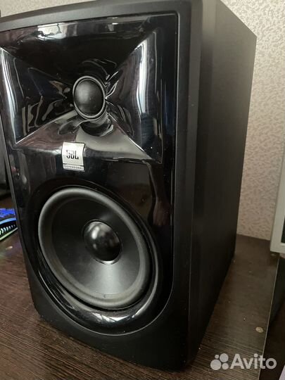 Студийный монитор Jbl MKll 305p