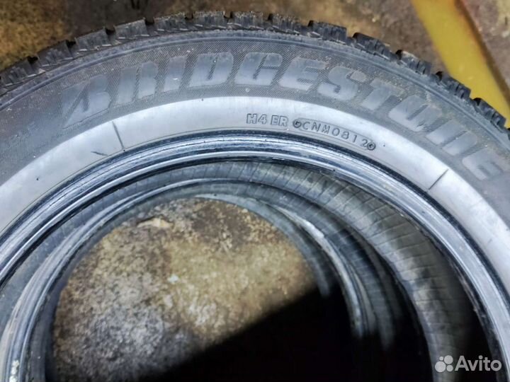 Bridgestone Ice Cruiser 7000 215/60 R17 100T