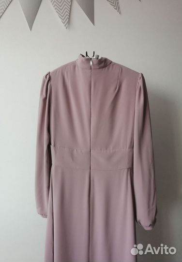 Платье пудровое 44 размер шикарное
