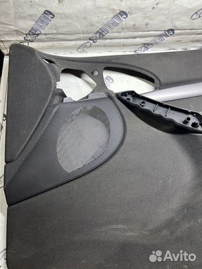 Обшивка двери Ford Focus 1