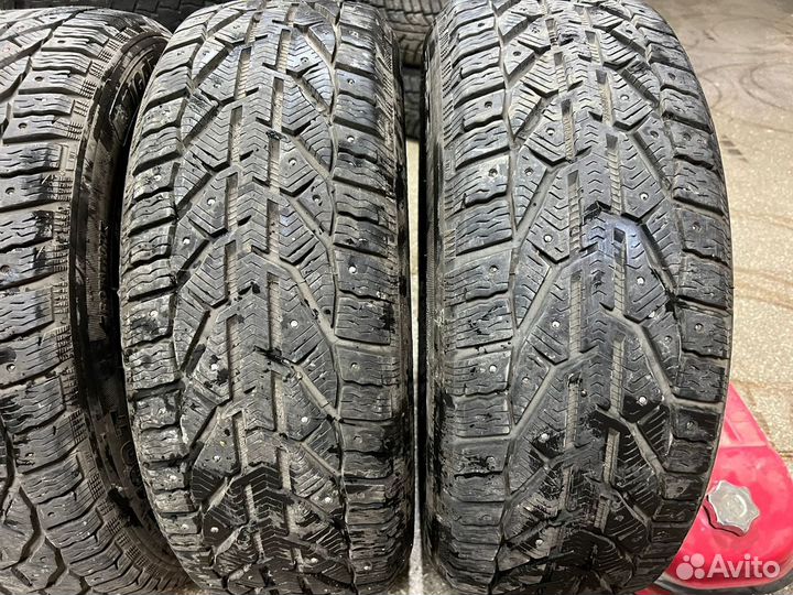 Tigar SUV Ice 215/60 R17