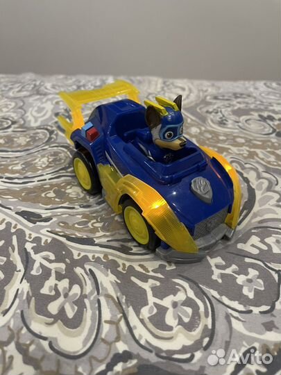 Гонщик с машинкой серии Мега щенки