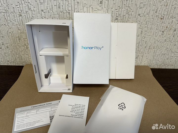 Коробка от телефона Honor Play