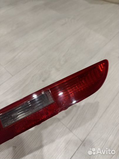 Фонарь заднего бампера Audi Q5 Оригинал 8R0945095