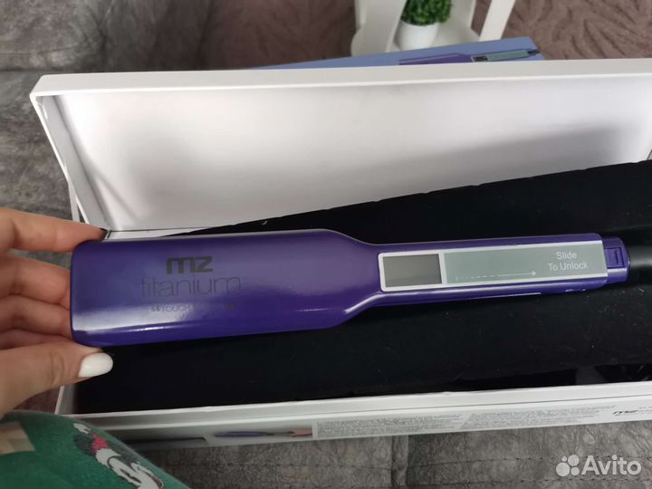 Выпрямитель для волос новый