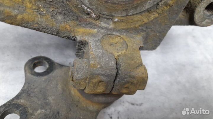 Кулак поворотный передний левый Citroen Berlingo