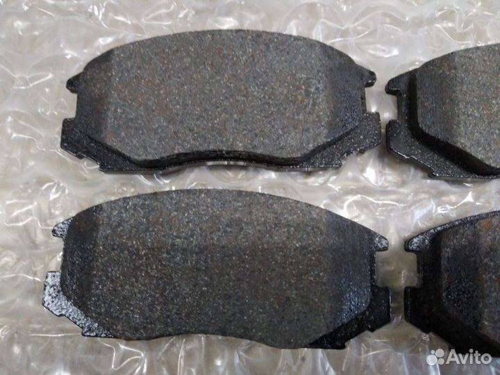 Колодки дисковые передние Mitsubishi Lancer