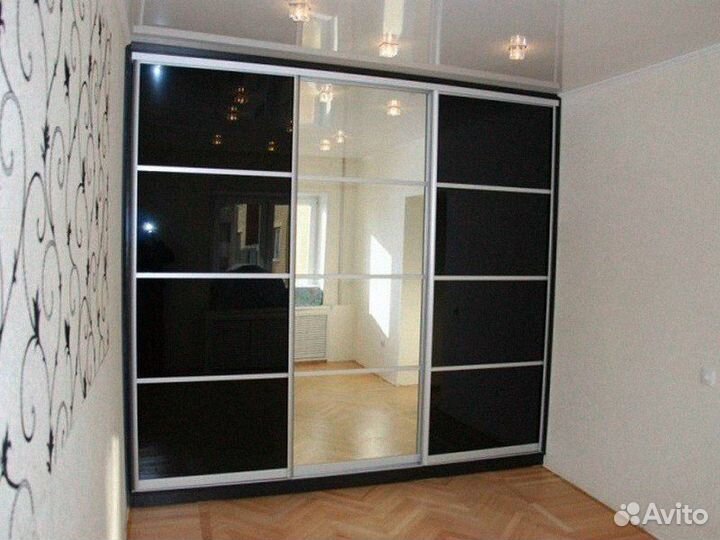 Распашной шкаф