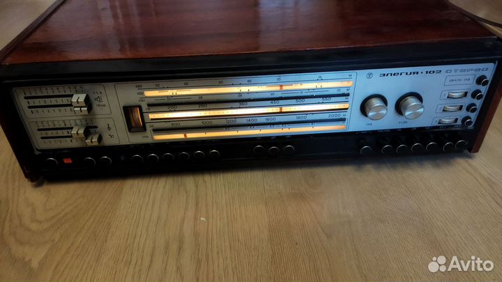 Радиоприемник СССР элегия 102 стерео