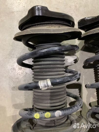 Стойки передние с пружинами передние Mercedes-Benz