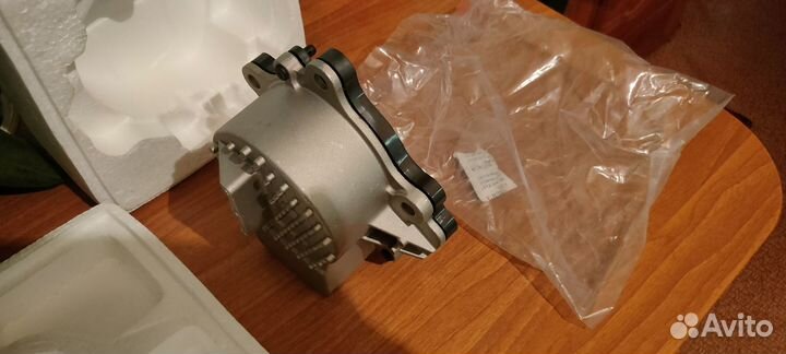 Помпа двигателя двс Prius ZVW 30