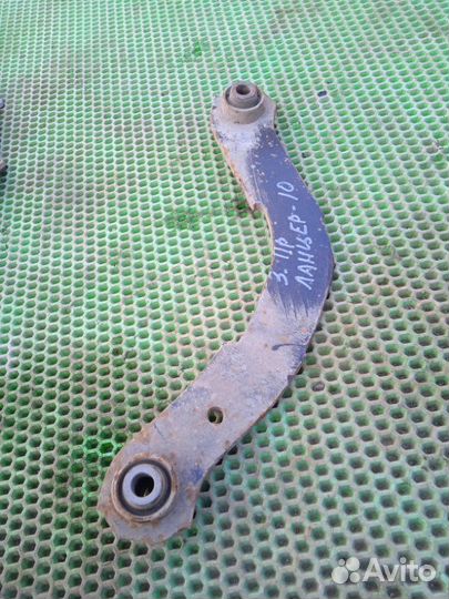 Рычаг подвески верхний задний правый Mitsubishi