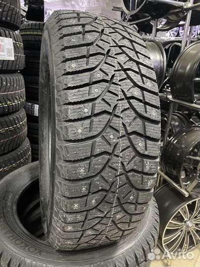 Bridgestone Blizzak Spike-02 235/65 R17 106T