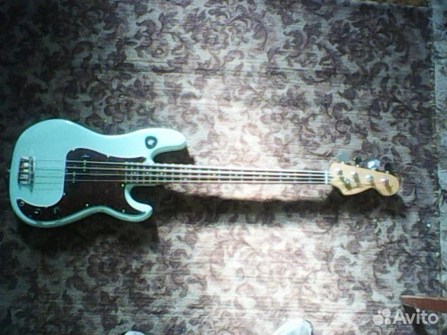 Бас гитара Fender Squier precision