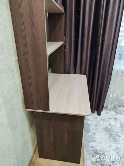 Продам письменный стол бу