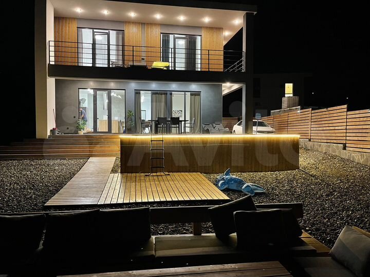 Дом 230 м² на участке 6 сот.