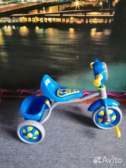 Детский трехколесный велосипед бу