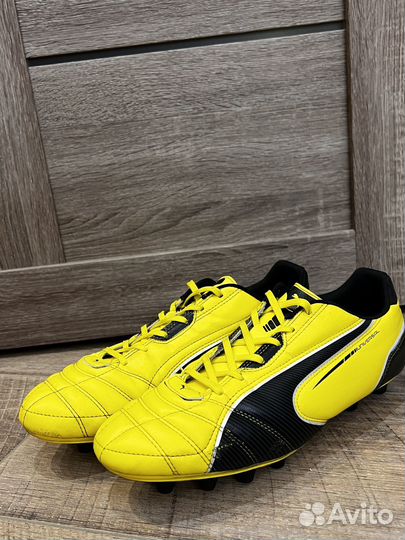 Футбольные бутсы