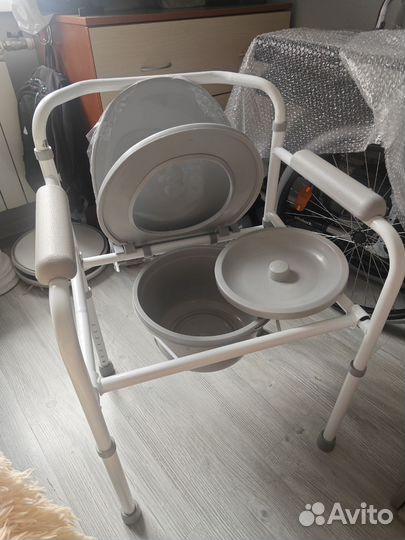 Санитарный стул для инвалидов