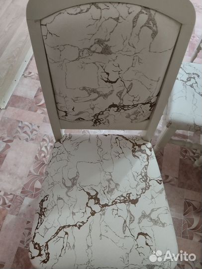 Кухонный уголок со столом и стульями бу